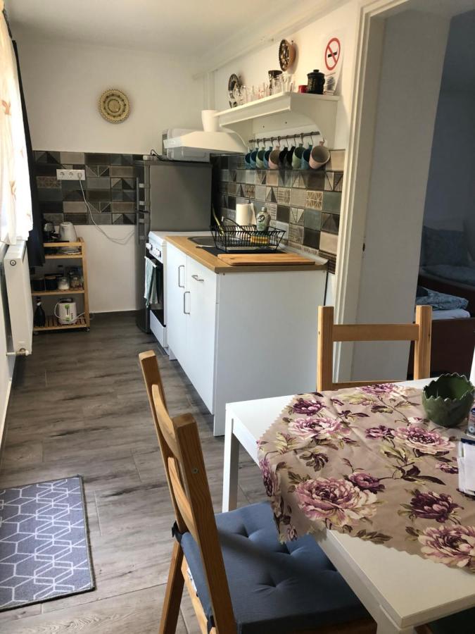 Dalia Apartman Gyoemro Экстерьер фото